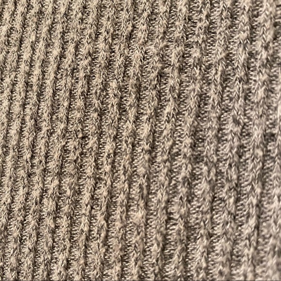 ARITZIA TANK TOP - Picture 2 of 2